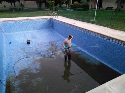 Limpieza profesional de piscinas